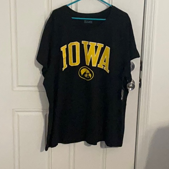 NCAA Iowa Hawkeyes Men’s Big and Tall Size 4X+ T-Shirt - Picture 1 of 6